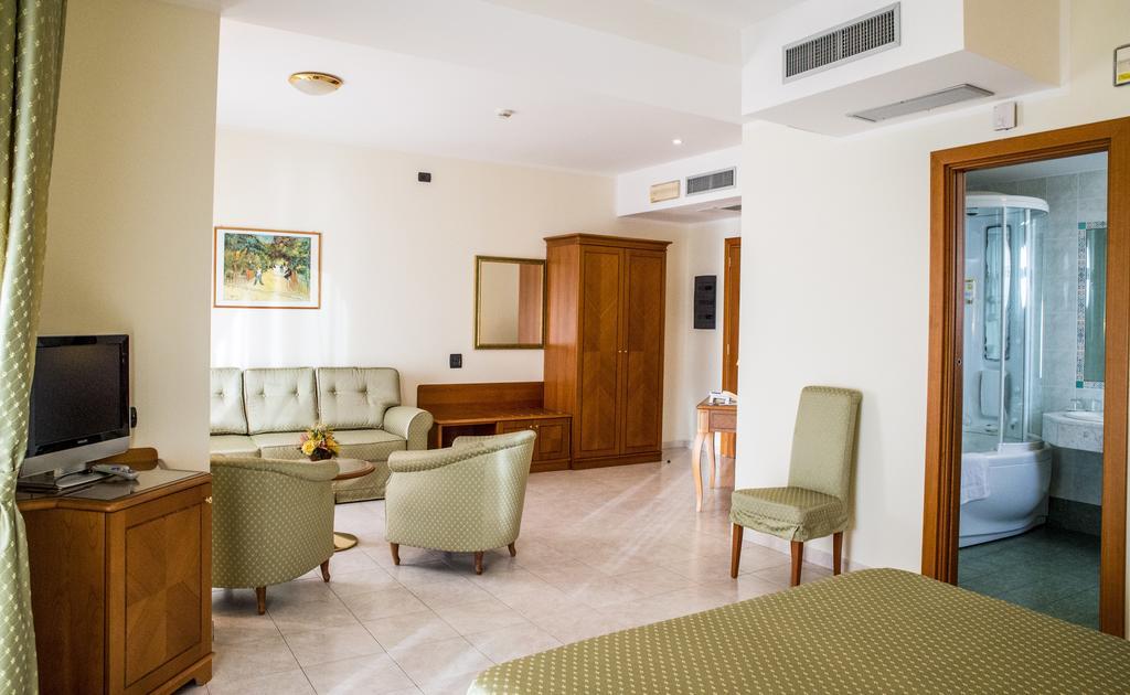 Grand Hotel Victoria Bagnara Calabra Exterior photo